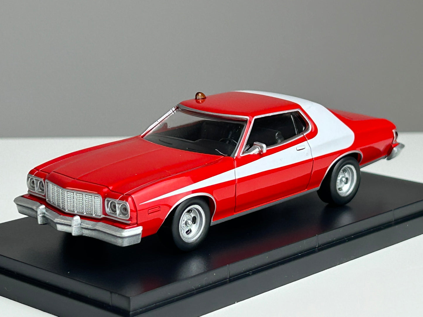Ford Gran Torino 1975 – Starsky & Hutch