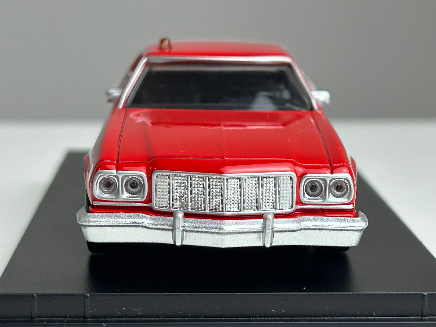 Ford Gran Torino 1975 – Starsky & Hutch